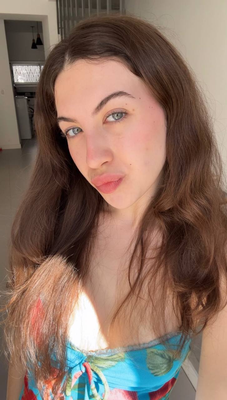 Nude girl Amber in Ahmedabad