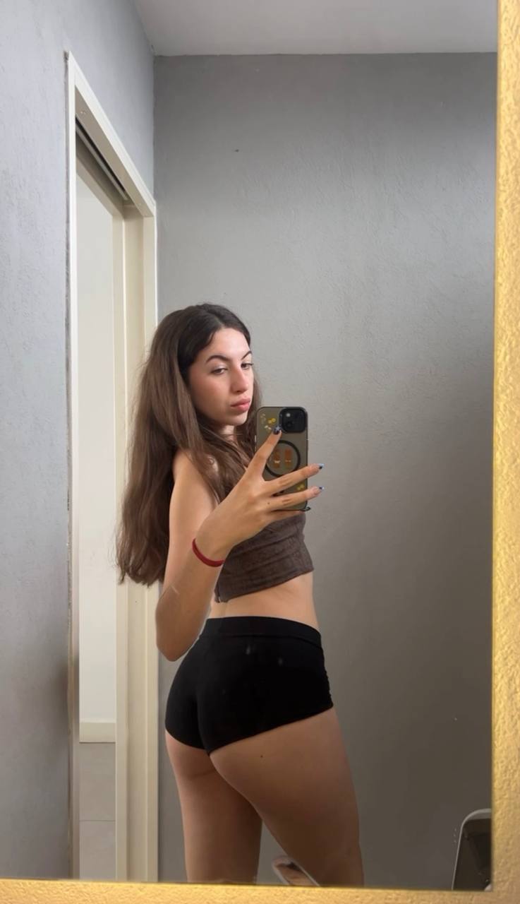 Amber in her underwear in Ahmedabad