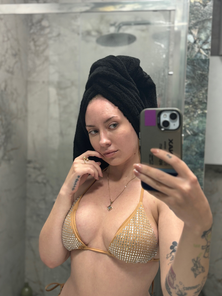 Nude girl KateV in Ahmedabad