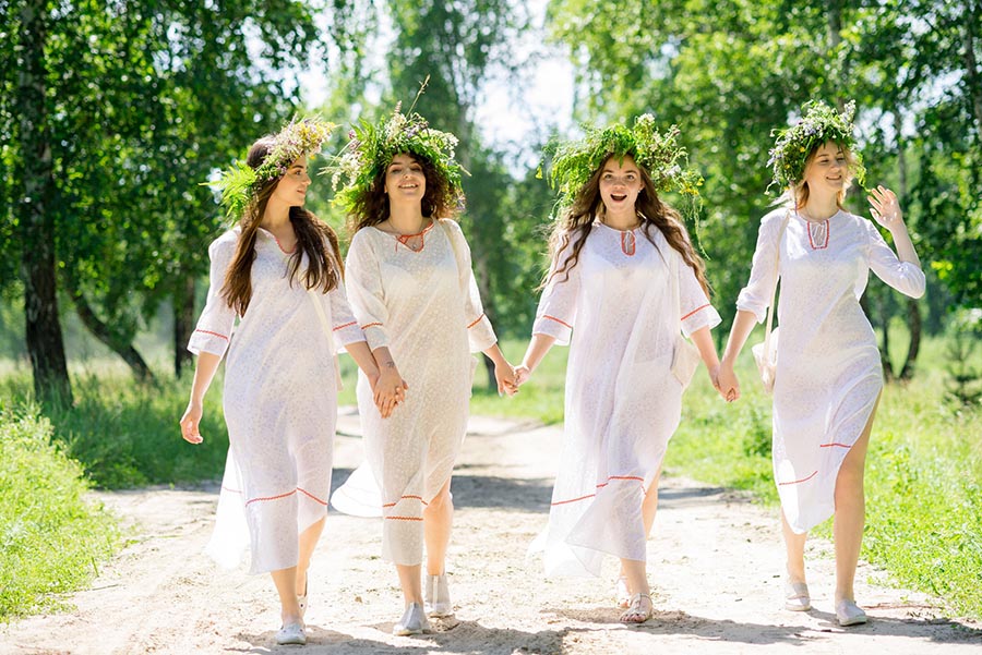 A cozy shot with Slavic girls — straight from Ahmedabad